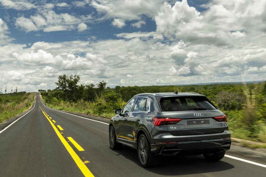  Audi Q3 35 TFSI S-Line 2019 года  (LA) (фото 3 из 5)